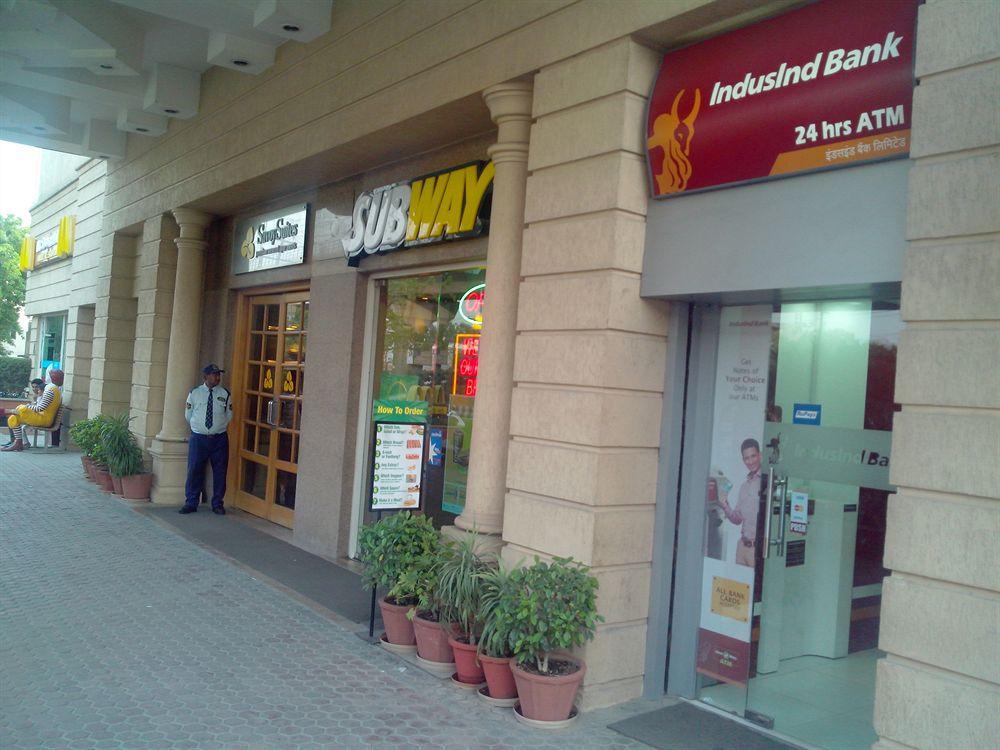 Savoy Suites Noida Luaran gambar