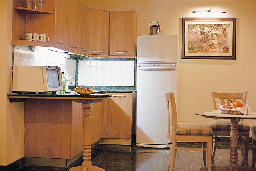 Savoy Suites Noida Luaran gambar