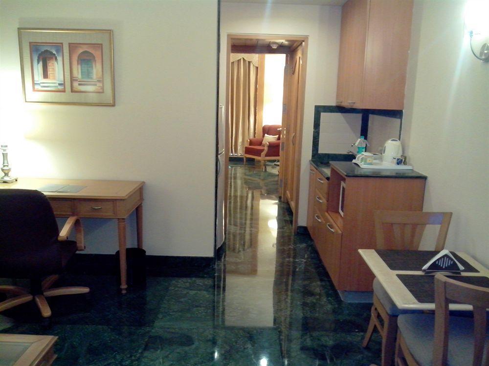 Savoy Suites Noida Luaran gambar