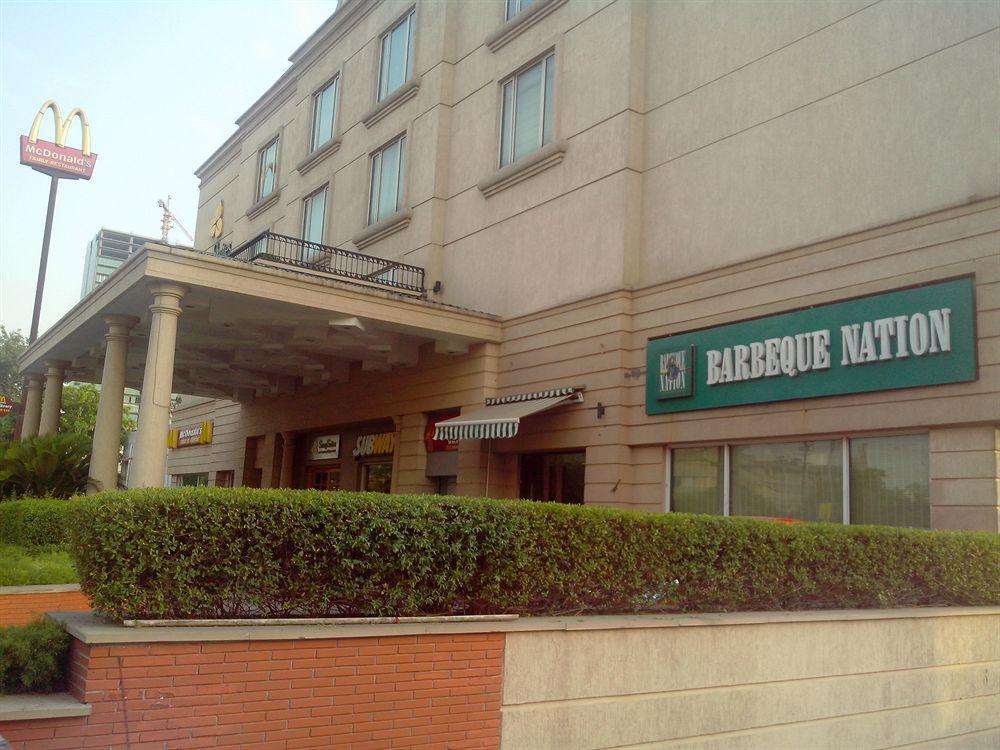Savoy Suites Noida Luaran gambar