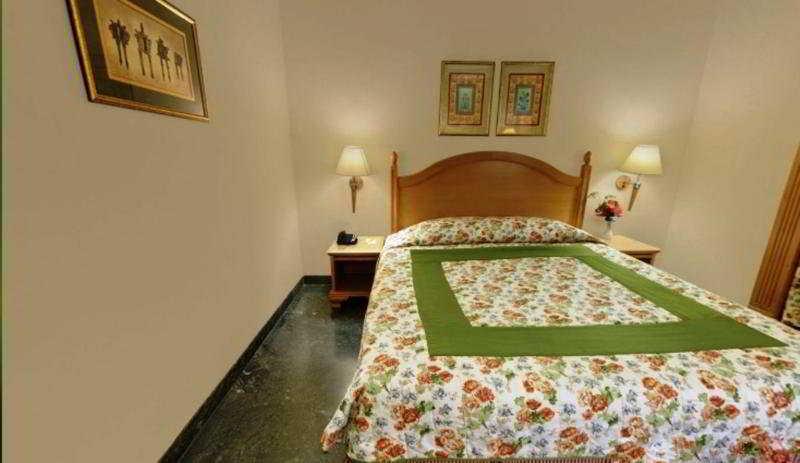 Savoy Suites Noida Bilik gambar