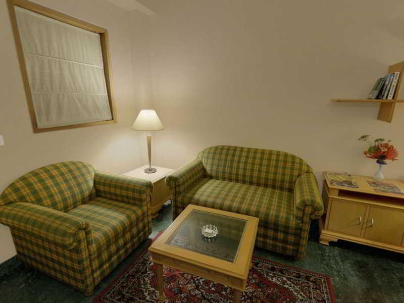 Savoy Suites Noida Bilik gambar