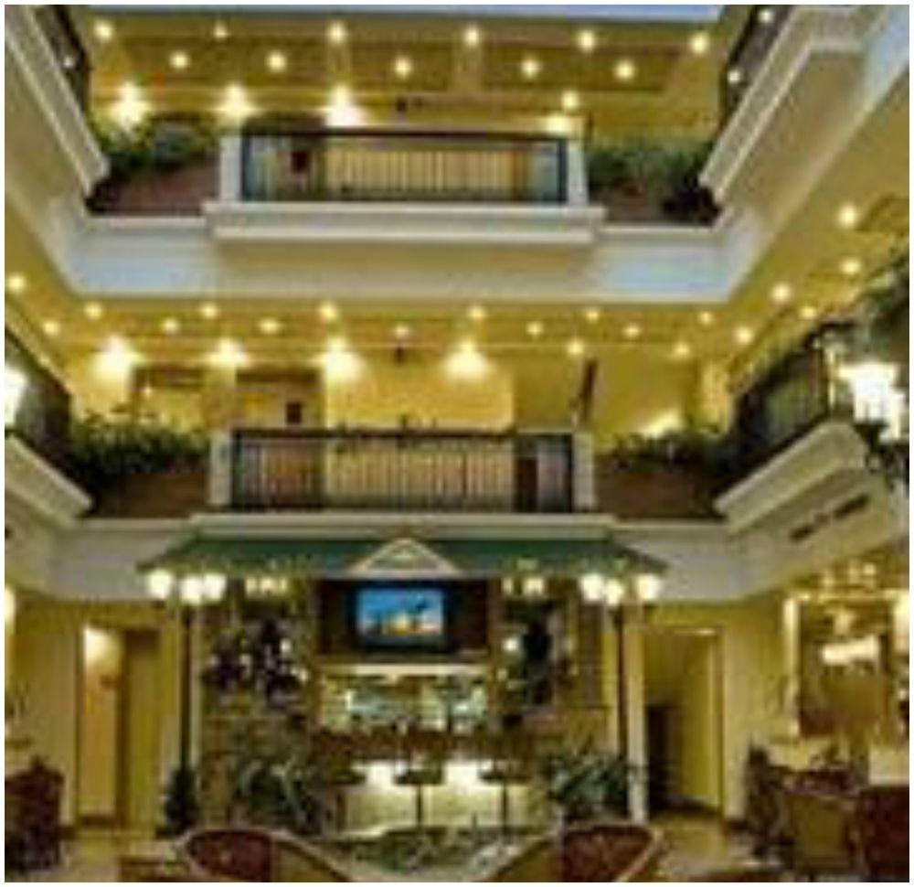Savoy Suites Noida Luaran gambar