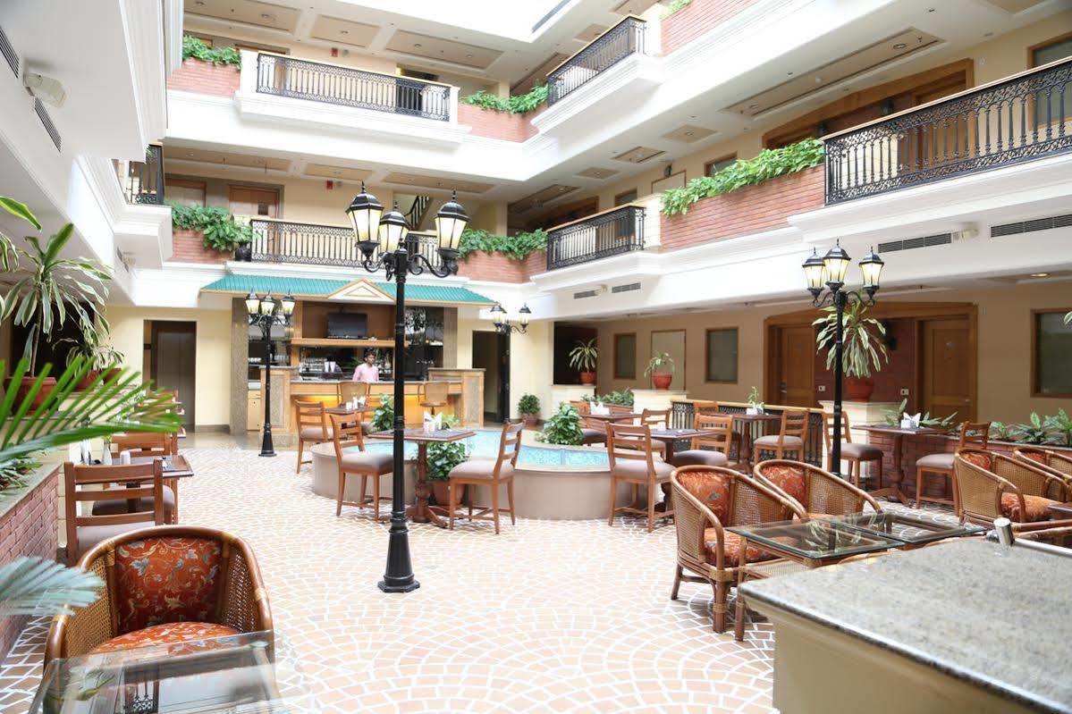 Savoy Suites Noida Luaran gambar