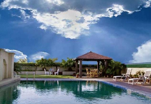 Savoy Suites Noida Luaran gambar